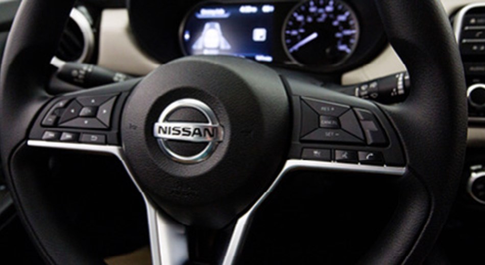 Nissan Sunny D-Shaped steering wheel