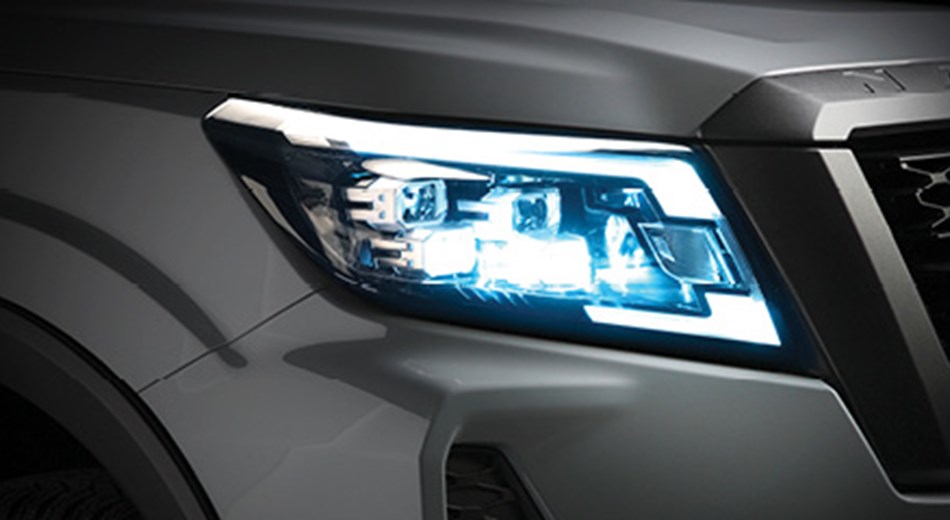 Nissan Navara LED headlamp